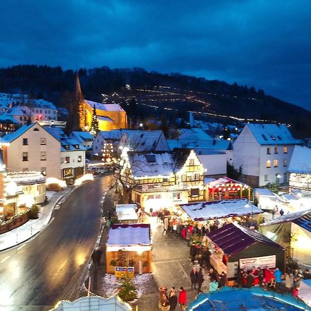 Ferienwohnung Schaefer Waldbreitbach ภายนอก รูปภาพ