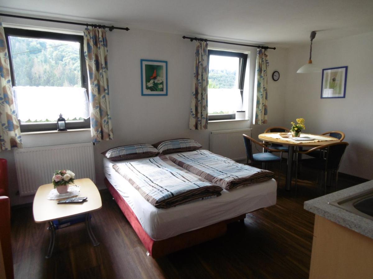 Ferienwohnung Schaefer Waldbreitbach ภายนอก รูปภาพ