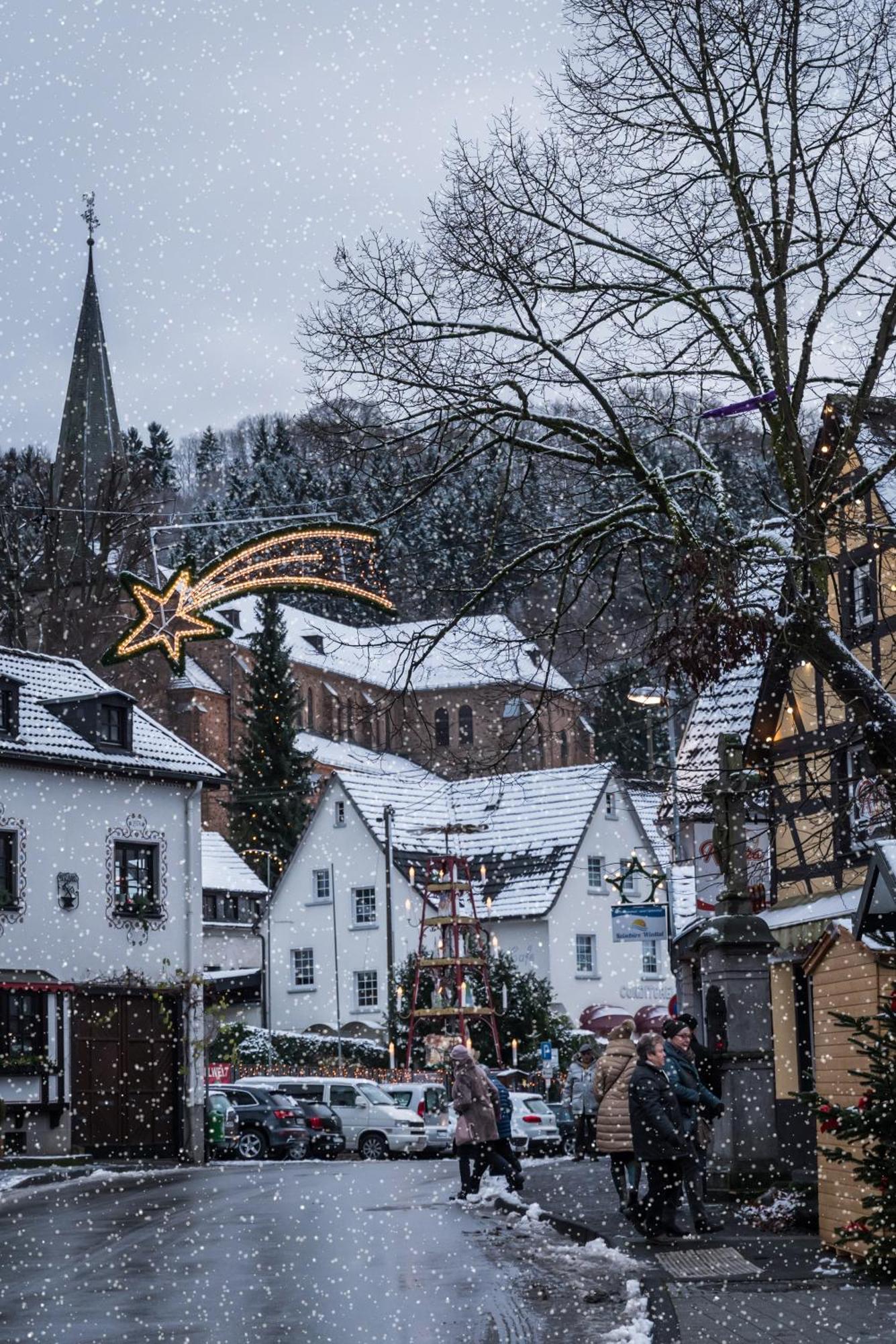 Ferienwohnung Schaefer Waldbreitbach ภายนอก รูปภาพ